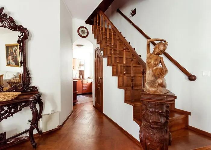 Classic Old Town Next To The Gates Of Dawn * Вільнюс