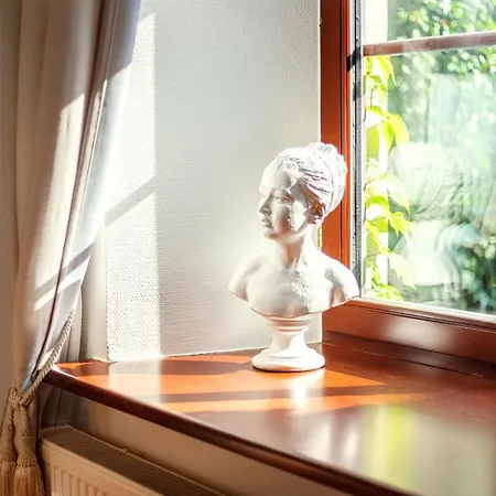 Classic Old Town Next To The Gates Of Dawn Вильнюс