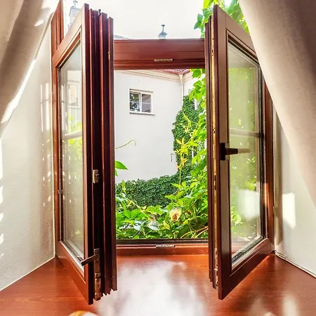 Classic Old Town Next To The Gates Of Dawn Апартаменты